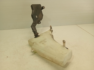 AUDI A4 B8 (2007–2016) Front washer fluid reservoir 8T0955453C - 4