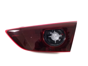   Tail light on trunk lid  - BGKM513F0 