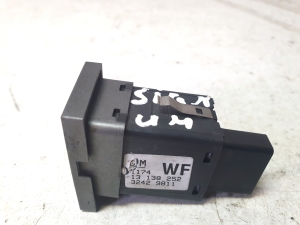 Opel Signum (2003–2008) Heated seat switch 13138252 - 4