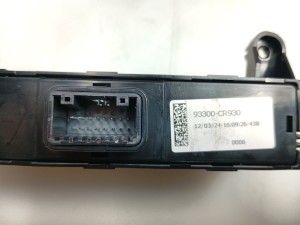Kia XCEED I (2019–2026) Parking system switch 93300CR030 - 4