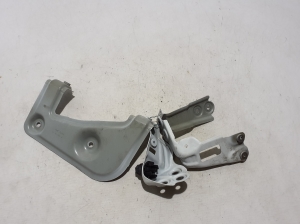 BMW X 7 G07 (2018–2026) Front fender bracket 7418219 - 2