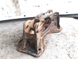 TOYOTA RAV 4 A2 (2000–2005) Tagumise diferentsiaali kinnitus - 3
