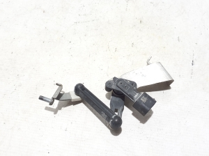   Front ride height sensor  - 6879039 