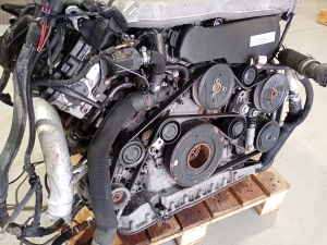 AUDI A4 B8 (2007–2016) Mootor komplektne CAMA - 8