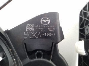 Mazda 3 IV (2019–2026) Accelerator pedal BCKA41600A - 3