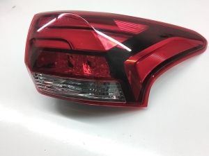 Mitsubishi Outlander (2012–2021) Eckleuchte hinten 8330B178 - 7