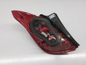 Opel Mokka (2012–2020) Hintere Eckleuchte und ihre Teile 42558887 - 2