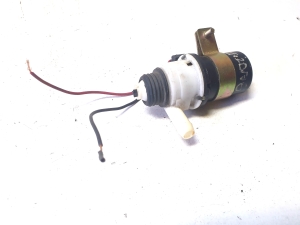Mazda 6 (2002–2007) Front headlight washer motor GJ6E51811 - 3