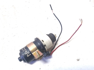 Moteur de lave-phares avant - GJ6E51811