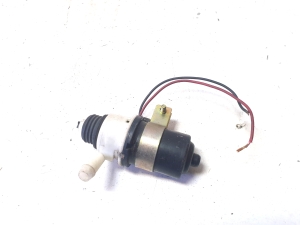 Mazda 6 (2002–2007) Front headlight washer motor GJ6E51811 - 3