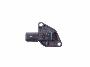 Mazda 3 IV (2019–2026) Mass air flow sensor PYFS13215 - 2