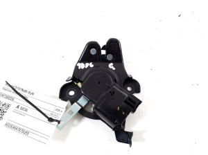 Trunk lid lock - GHK156820A