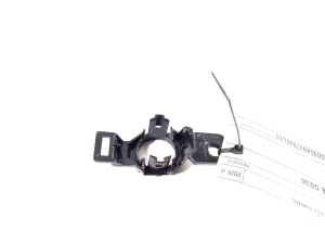 Halter für Einparkhilfe vorn - B0M667UC5