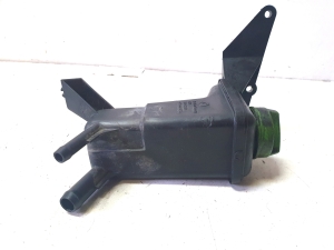 Volkswagen Passat B5 (1997–2005) Roolivõimendi pumba paak 3B0422371 - 3