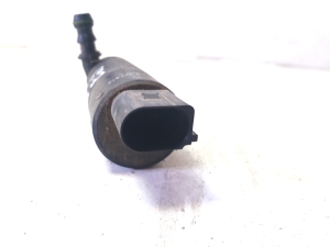 BMW 5 SERIES E60 (2003–2010) Front headlight washer motor 67128377613 - 3