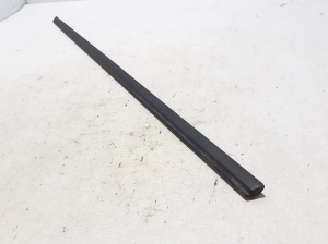   Lèche-vitre extérieur de porte arrière  - 8W0839477A 