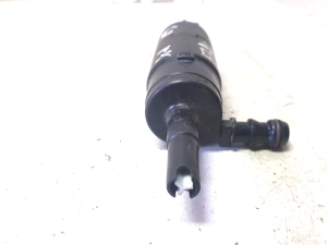 BMW X1 E84 (2009–2015) Motor der Scheinwerferwaschanlage vorne 837743003 - 3