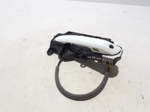 AUDI A4 B9 (2015–2026) Front door external opening handle and its details - 2