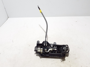 AUDI A4 B9 (2015–2026) Front door external opening handle and its details - 3
