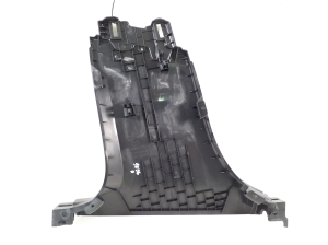 Mazda 3 IV (2019–2026) Keskpiilari siseviimistlus BCJH68220 - 2
