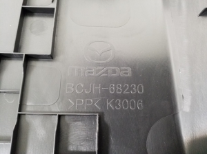 Mazda 3 IV (2019–2026) Keskpiilari siseviimistlus BCJH68230 - 2