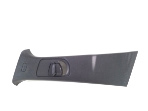 Mazda 3 IV (2019–2026) Keskpiilari siseviimistlus BCJH68210 - 3