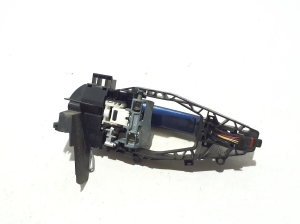 BMW X6 G06 / F96 (2019–2026) Front door external opening handle and its details - 3