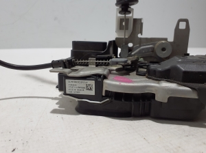 VOLVO XC60 (2017–2026) Rear side door lock 31462449 - 3