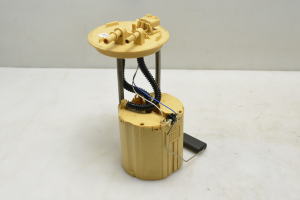 Opel Astra J (2009–2017) Kütusepump paagis 13503686 - 3