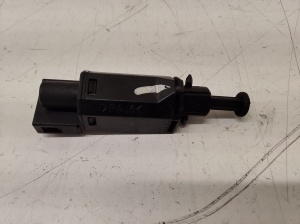 Clutch pedal switch - 927189D