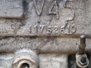 Peugeot 407 (2004–2010) Cylinder head 9641752610 - 2