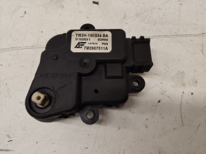Heater flap actuator - 7M3907511A