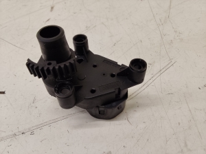 Heater flap actuator - 7M3907511