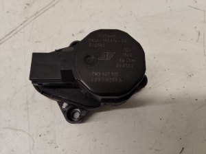 Heater flap actuator - 7M3907511