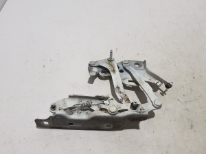   Charnière de capot moteur  - 8W0823302E 