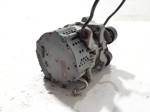BMW X6 G06 / F96 (2019–2026) Generaator 8490440 - 3