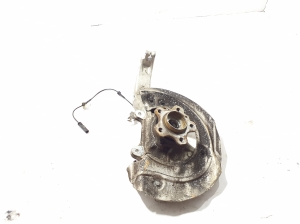 Front wheel hub - 6876656