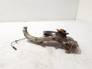 BMW X6 G06 / F96 (2019–2026) Front wheel hub 6876656 - 3