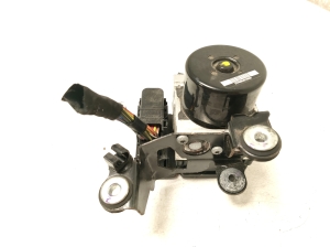Land Rover Evoque (2011–2018) ABS unit BJ322C405AG - 4
