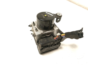 Land Rover Evoque (2011–2018) ABS unit BJ322C405AG - 5