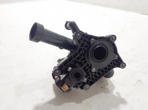 BMW X6 G06 / F96 (2019–2026) Termostaat 8642559 - 2