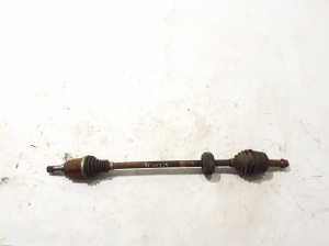   Arbre de transmission avant et ses composants  - 391002167R 