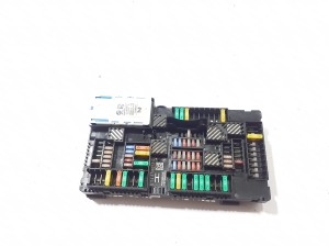   Fuse box in the trunk  - 8706212 