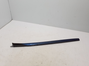   Windshield pillar outer molding  - 7465339 