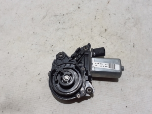 Mécanisme de fermeture assistée de porte latérale arrière - 4F0837059A