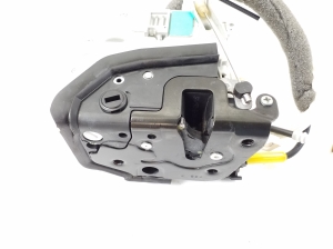 Porsche Macan (2014–2026) Rear side door lock 8K0839015G - 2
