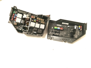 Fuse boxes - 6G9T14A067AB