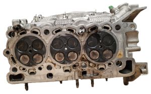Land Rover Range Rover III (2002–2012) Cylinder head 4R8Q6C064 - 2