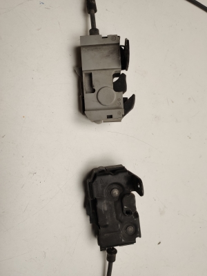 Mercedes Benz E-Class W212 (2009–2015) Hood latch A2048800260 - 2