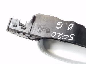 Porsche Macan (2014–2026) Rear side door exterior handle and its parts 95B837206A - 3